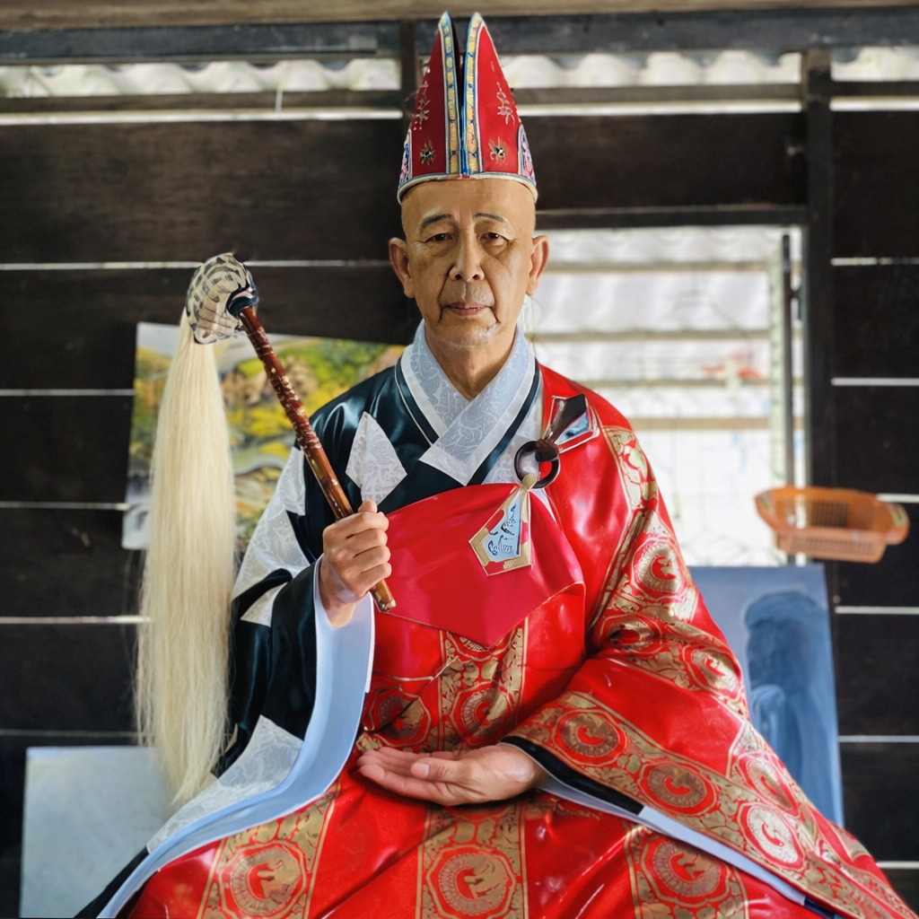 This realistic portrait statue of Venerable Thích Thiện Tín is meticulously