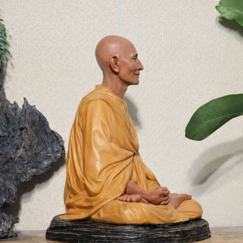 The realistic portrait sculpture of Venerable Thich Giac Khang