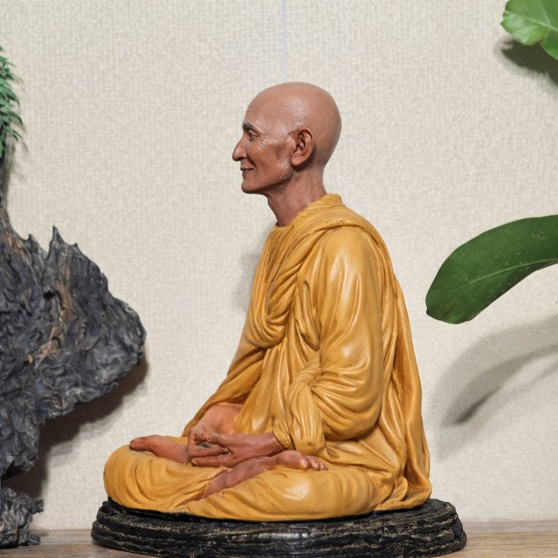 The realistic portrait sculpture of Venerable Thich Giac Khang