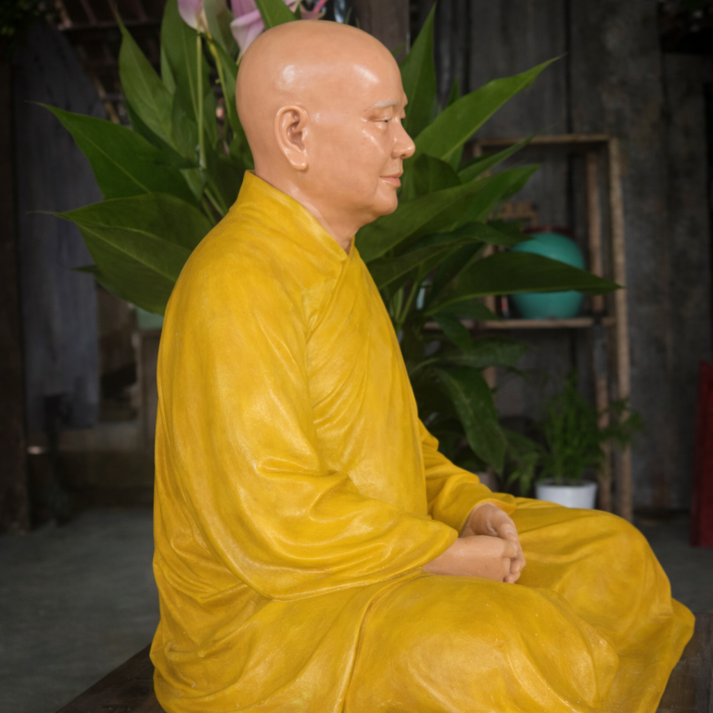 The realistic portrait statue of Venerable Thích Thanh Từ
