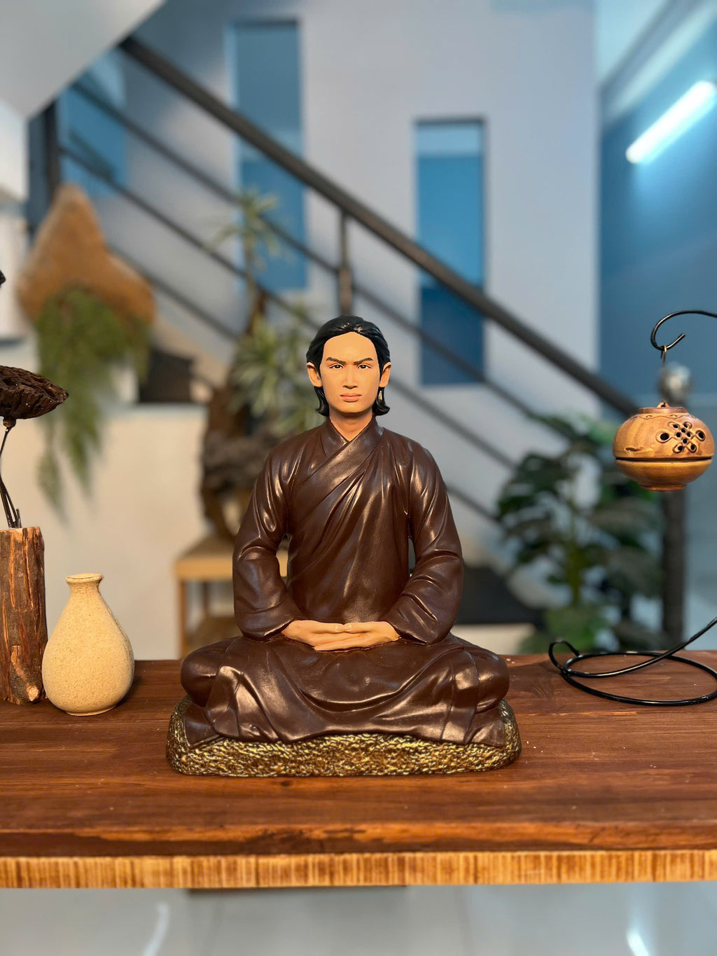 Huỳnh Giáo Chủ Portrait Statue for Worship & Spiritual Space